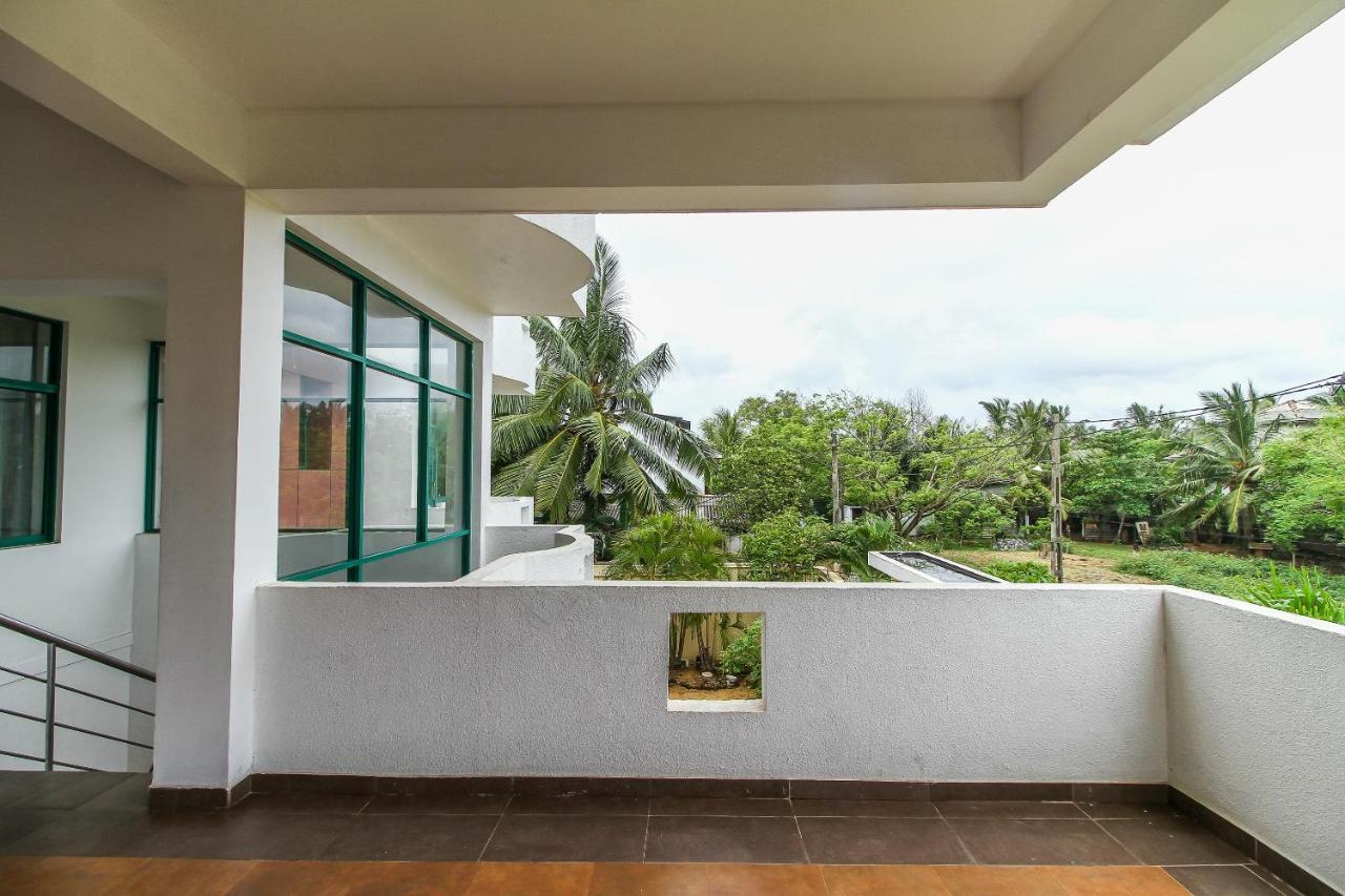 Oyo 290 Night Station Hotel Panadura Esterno foto