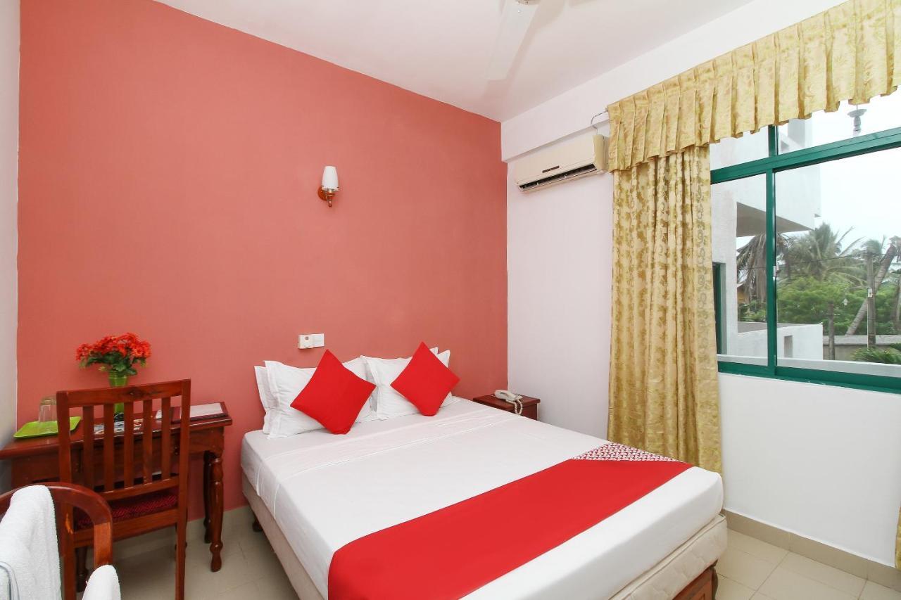 Oyo 290 Night Station Hotel Panadura Esterno foto